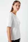 BEYAZ BİSİKLET YAKA BONCUK İŞLEME T-SHIRT