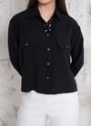 RİGALA SİYAH ÇİFT CEP KAPAKLI UZUN KOLLU KISA OVERSIZE TENCEL GÖMLEK