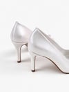 Beyaz Saten Stiletto 8.5 cm – Şık, Zarif ve Rahat Topuklu Kadın Ayakkabı