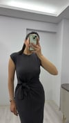 ANTRASİT BAĞLAMALI ELBİSE 