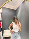 BEYAZ DÜĞME DETAYLI BLUZ 