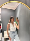 BEYAZ DÜĞME DETAYLI BLUZ 