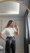 BEYAZ DÜĞMELİ TRİKO 