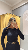 DAMLA AKSESUARLI SİYAH BLUZ 