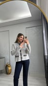 GRİ DÜĞMELİ HIRKA 
