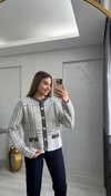 GRİ DÜĞMELİ HIRKA 