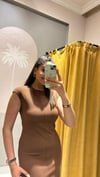 KAHVE DİKİŞ DETAYLI ELBİSE 