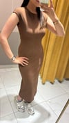 KAHVE DİKİŞ DETAYLI ELBİSE 