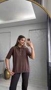 KAHVE DÜĞMELİ TRİKO 