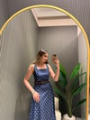 KEMERLİ LACİVERT BEYAZ PUANTİYELİ ELBİSE 