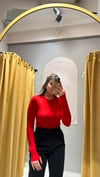 KIRMIZI PARMAK GEÇMELİ BLUZ