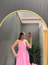 PEMBE STRAPLEZ ELBİSE