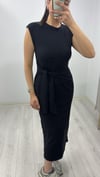 SİYAH BAĞLAMALI ELBİSE