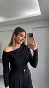 SİYAH ÇAPRAZ KOL BLUZ 
