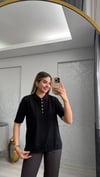 SİYAH DÜĞMELİ TRİKO 