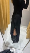 SİYAH KUYRUKLU ELBİSE
