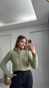 YEŞİL DÜĞMELİ HIRKA 