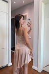 ASKLI ASİMETRİK SATEN ELBİSE