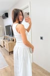 BEYAZ BEL LASTİKLİ ASKILI ELBİSE