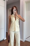BOYUNDAN GEÇMELİ YELEK PANTOLON TAKIM