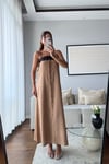 DANTEL DETAYLI KETEN ELBİSE-KAHVE