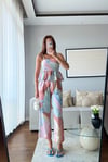DESENLİ ASKILI BLUZ PANTOLON TAKIM