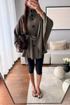 DİK YAKA PELERİN CEKET