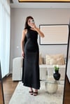 FULAR DETAYLI SATEN ELBİSE-SİYAH
