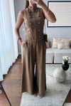 GOLD DÜĞMELİ YELEK PANTOLON TAKIM-KAHVERENGİ