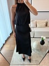 HALTER YAKA DÖKÜMLÜ ELBİSE-SİYAH