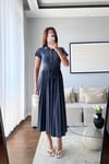 POLO YAKA BELİ LASTİKLİ PİLELİ ELBİSE