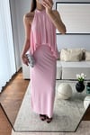 SIRT DEKOLTELİ HALTER YAKA TASARIM ELBİSE-PEMBE