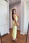 TOPARLAYICI KUMAŞ ELBİSE SARI