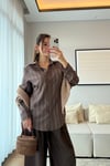VATKALI BEL DÜĞMELİ ÇİZGİLİ GÖMLEK-KAHVE