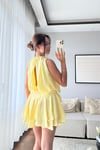 VOLANLI SARI ELBİSE