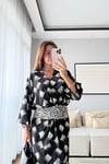 YARASA KOL DESENLİ ELBİSE