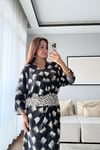 YARASA KOL DESENLİ ELBİSE