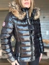 Kolda Nakış Logo Çıkartılabilir Kapşon ve Kürk Detaylı Şişme Mont