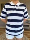 Sol Göğüs Metal Logolu Ringelli Yakalı T-Shirt