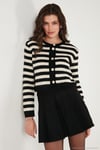 Çizgili Oversize Fit Bisiklet Yaka Düğmeli Crop Triko Kadın Hırka 4615567 SİYAH