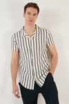 Çizgili Pamuk Karışımlı Kısa Kollu Apaş Yaka Regular Fit Erkek Gömlek CF24S117664 BEYAZ