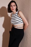 Çizgili Slim Fit Bağlama Detaylı Kadın Crop 5865715 BEYAZ-SİYAH