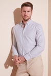 Desenli Pamuk Karışımlı Düğmeli Yaka Uzun Kollu Slim Fit Erkek Gömlek CF23S7496 LACİVERT-BEJ