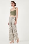 Desenli Standart Fit Yüksek Bel Geniş Paça Kadın Pantolon 5869019 Olive