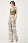 Desenli Standart Fit Yüksek Bel Geniş Paça Kadın Pantolon 5869019 Olive