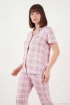 Desenli Yumuşak Dokulu Regular Fit Düğmeli Kısa Kollu Kadın Pijama Takımı 65750101Y PUDRA