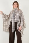 Ekoseli Pamuklu Oversize Fit Fular Yakalı Kadın Panço 6925472 BEJ