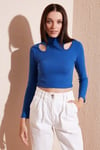 Esnek Slim Fit Cut Out Pencereli Dik Yaka Crop Kadın Bluz 5865348 SAKS