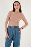 Esnek Slim Fit Cut Out Pencereli Dik Yaka Crop Kadın Bluz 5865348 BİSKÜVİ