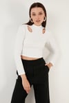 Esnek Slim Fit Cut Out Pencereli Dik Yaka Crop Kadın Bluz 5865348 BEYAZ